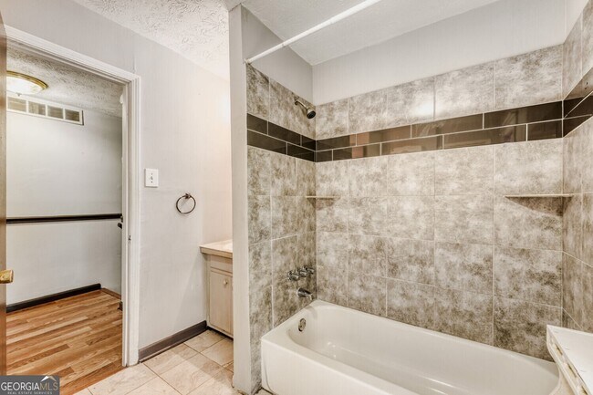 Building Photo - 3160 Kipling Dr