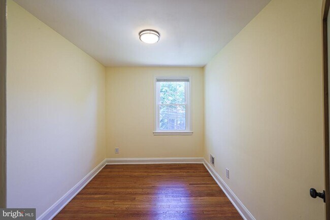Building Photo - 214 Overbrook Rd