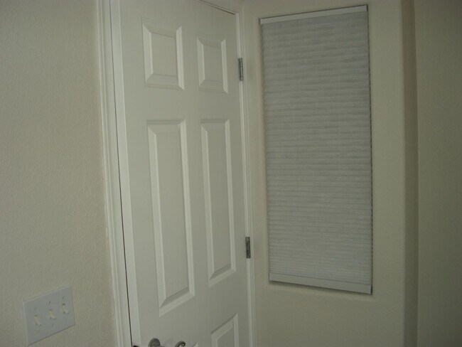 Building Photo - Two Bedroom, Two and a Half Bath Townhome ...