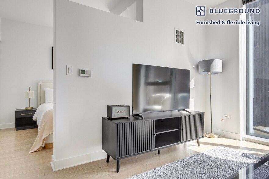 Building Photo - 201 N Garland Ct