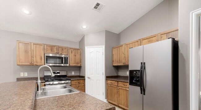 Building Photo - 357 W 225 S