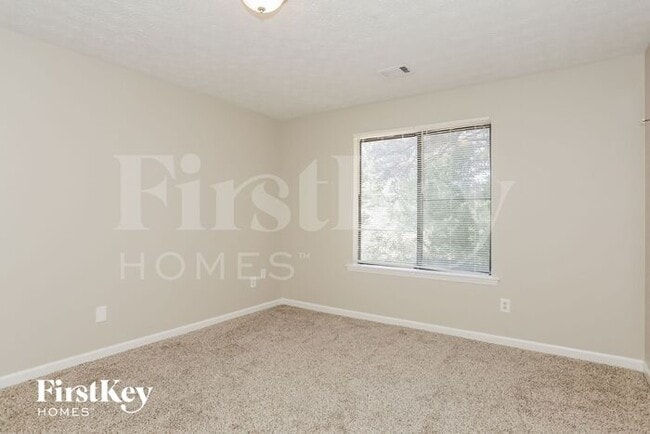 Building Photo - 2425 Stonebridge Ln