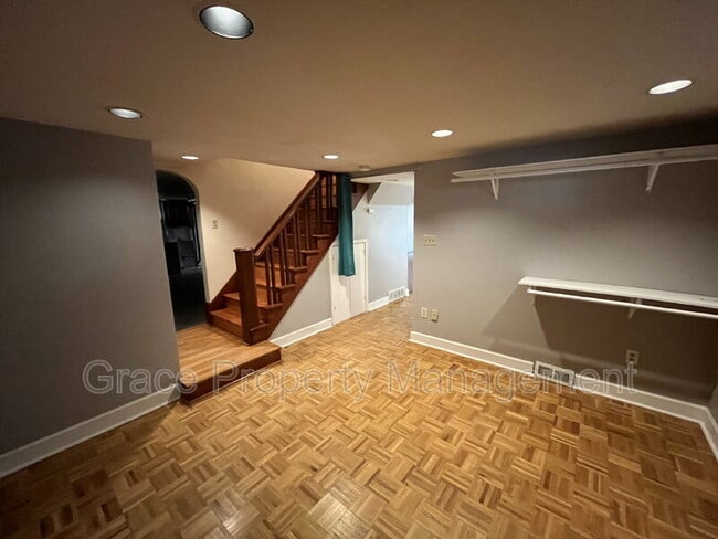 Building Photo - 343 S Clarkson St