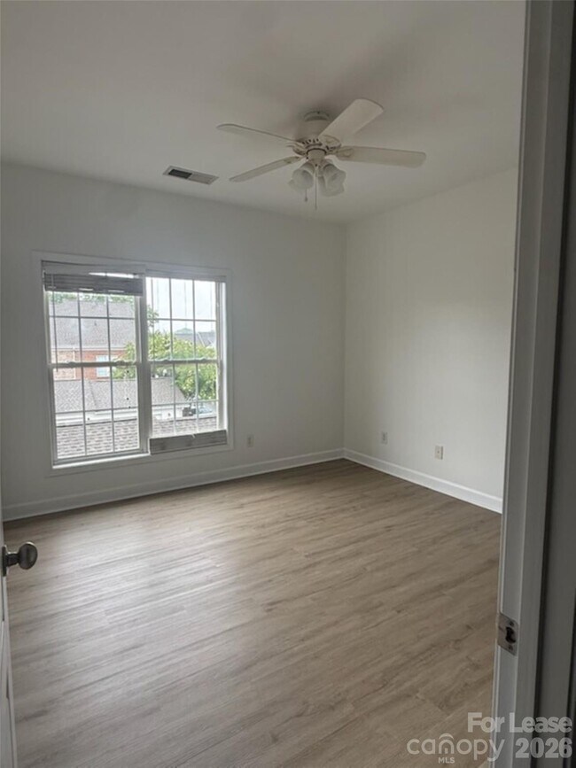 Building Photo - 109 Chawton Ln