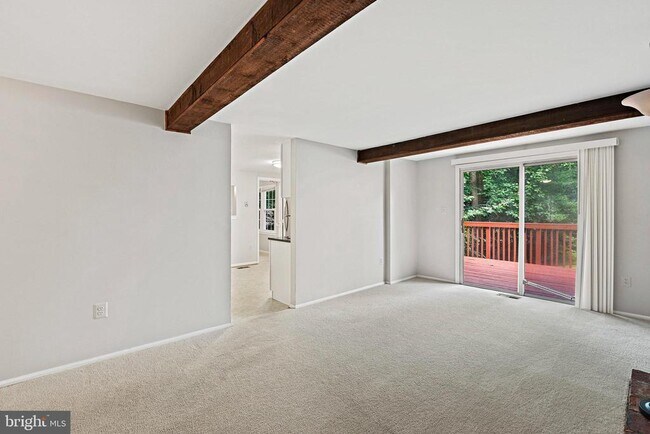 Building Photo - 5847 New England Woods Dr
