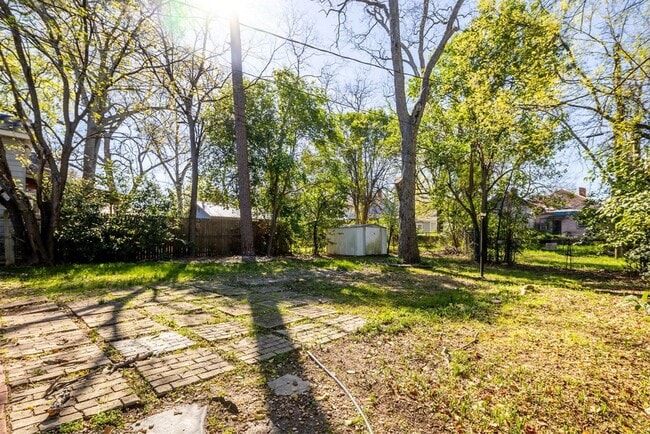 Building Photo - 3br/2ba home in the hospital district