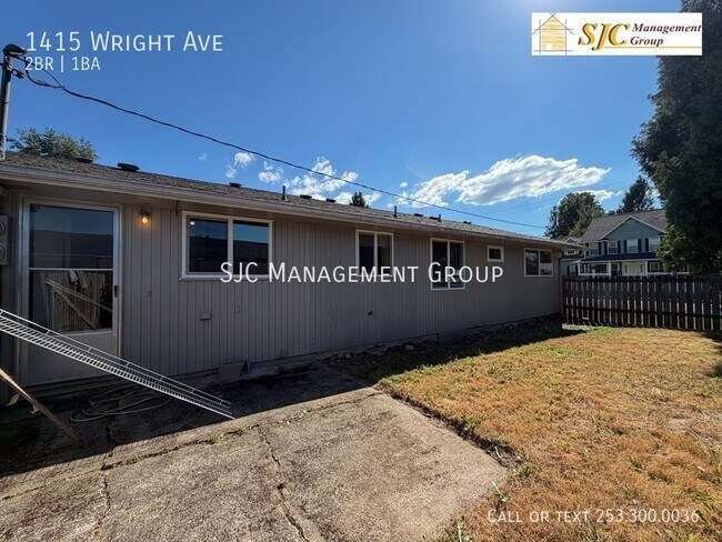 Building Photo - 1415 Wright Ave