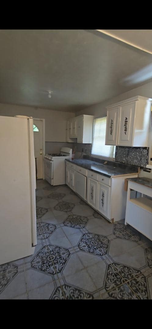 Building Photo - 2644 Mirror Ave