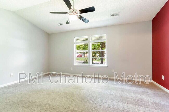 Building Photo - 3807 Crimson Wing Dr