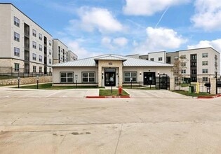 Building Photo - 2551 Guadalupe St