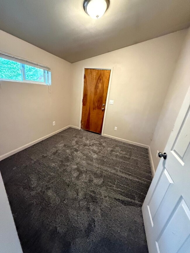 Building Photo - 2523 Kincaid St