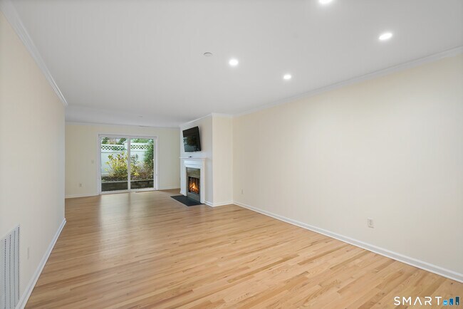 Building Photo - 51 Forest Ave