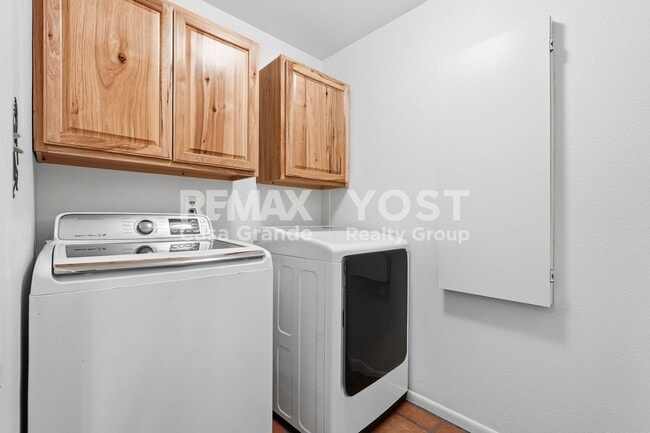 Building Photo - Where Character Takes Center Stage! Now Offering $500 Off First Month’s Rent!