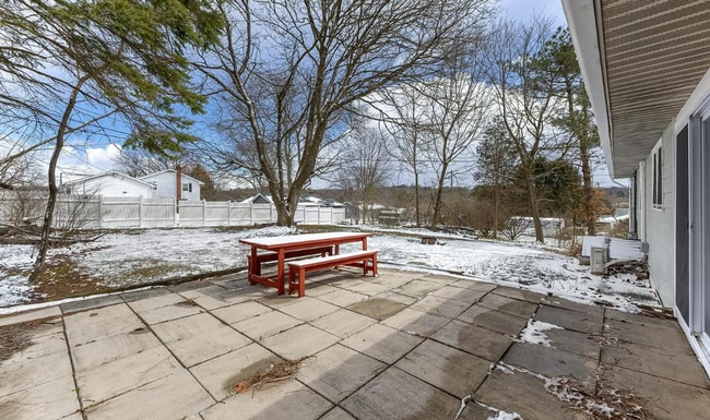 Building Photo - Charming 3 Bedroom in Overlook Heights