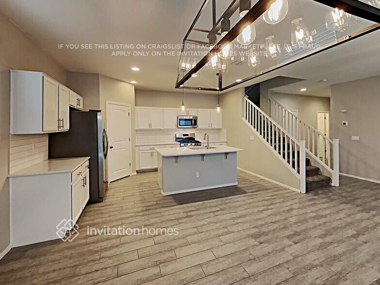 Building Photo - 1526 N Balboa