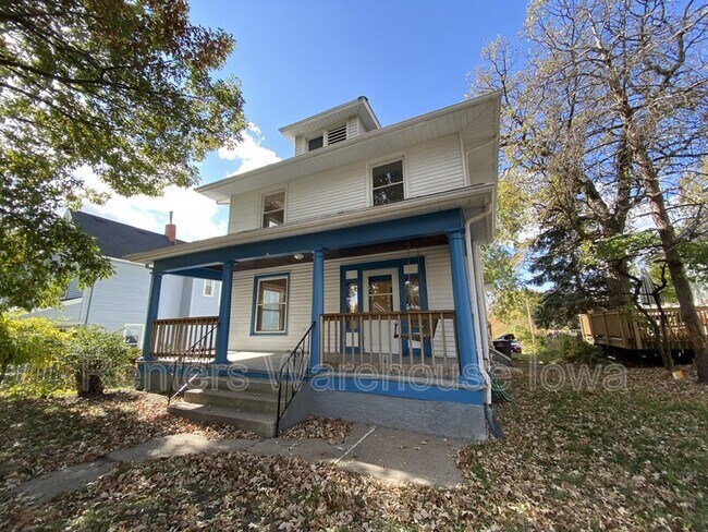 Building Photo - 1622 E 8th St