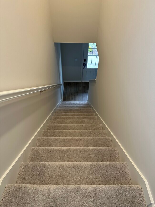 Building Photo - 2252 Robert Gwynne Dr