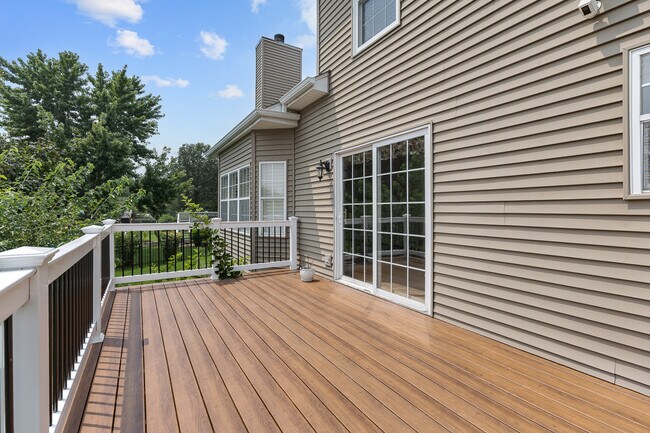 Building Photo - 683 Churchill Ln