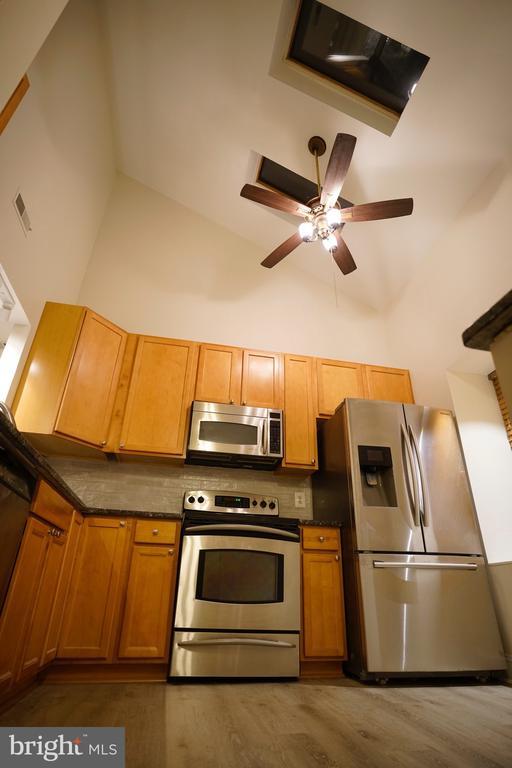 Building Photo - 6317 Early Glow Ct