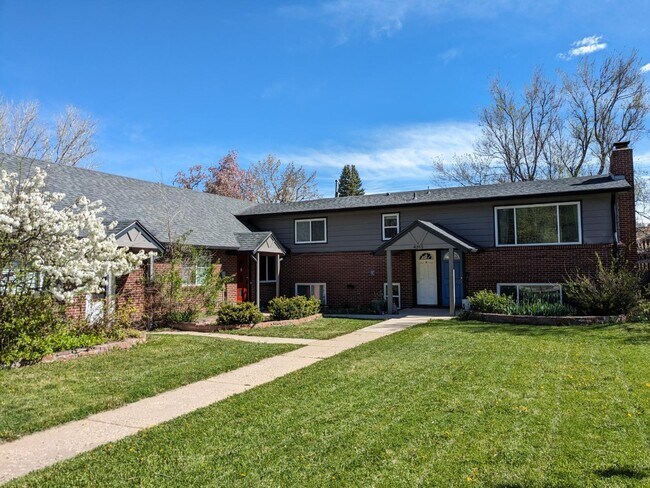 Building Photo - 4365 Comanche Dr