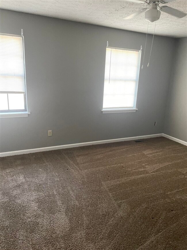 Building Photo - 1744 Cave Mill Rd