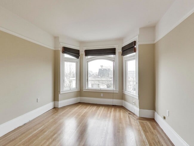 Building Photo - 2107 Pierce St