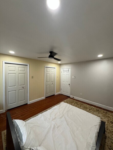 Building Photo - 2422 Brown St