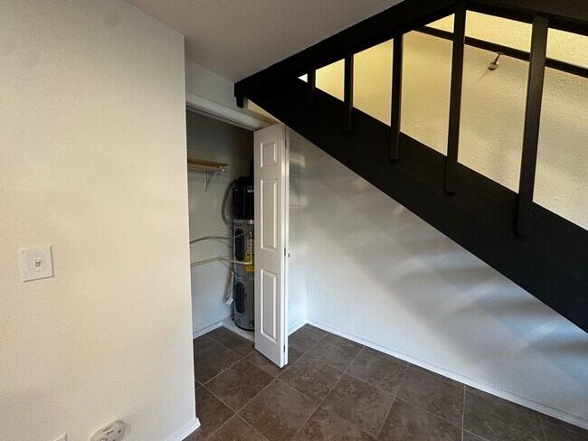 Building Photo - Wray