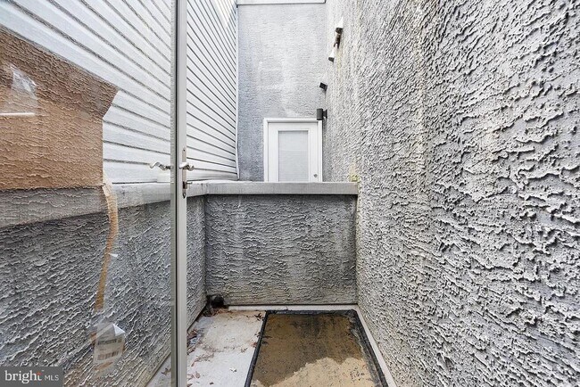 Building Photo - 1333 N 7th St