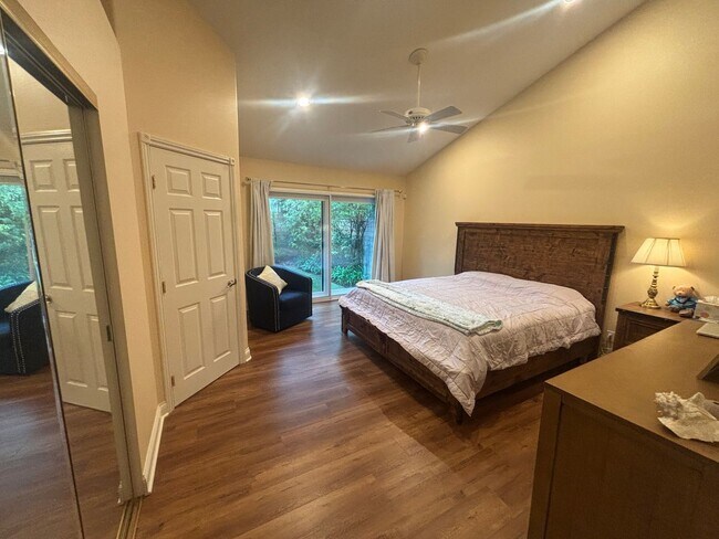 Building Photo - Stunning Single-Story 3-Bedroom Home with 3-Car Garage and Community Pool in Thousand Oaks!