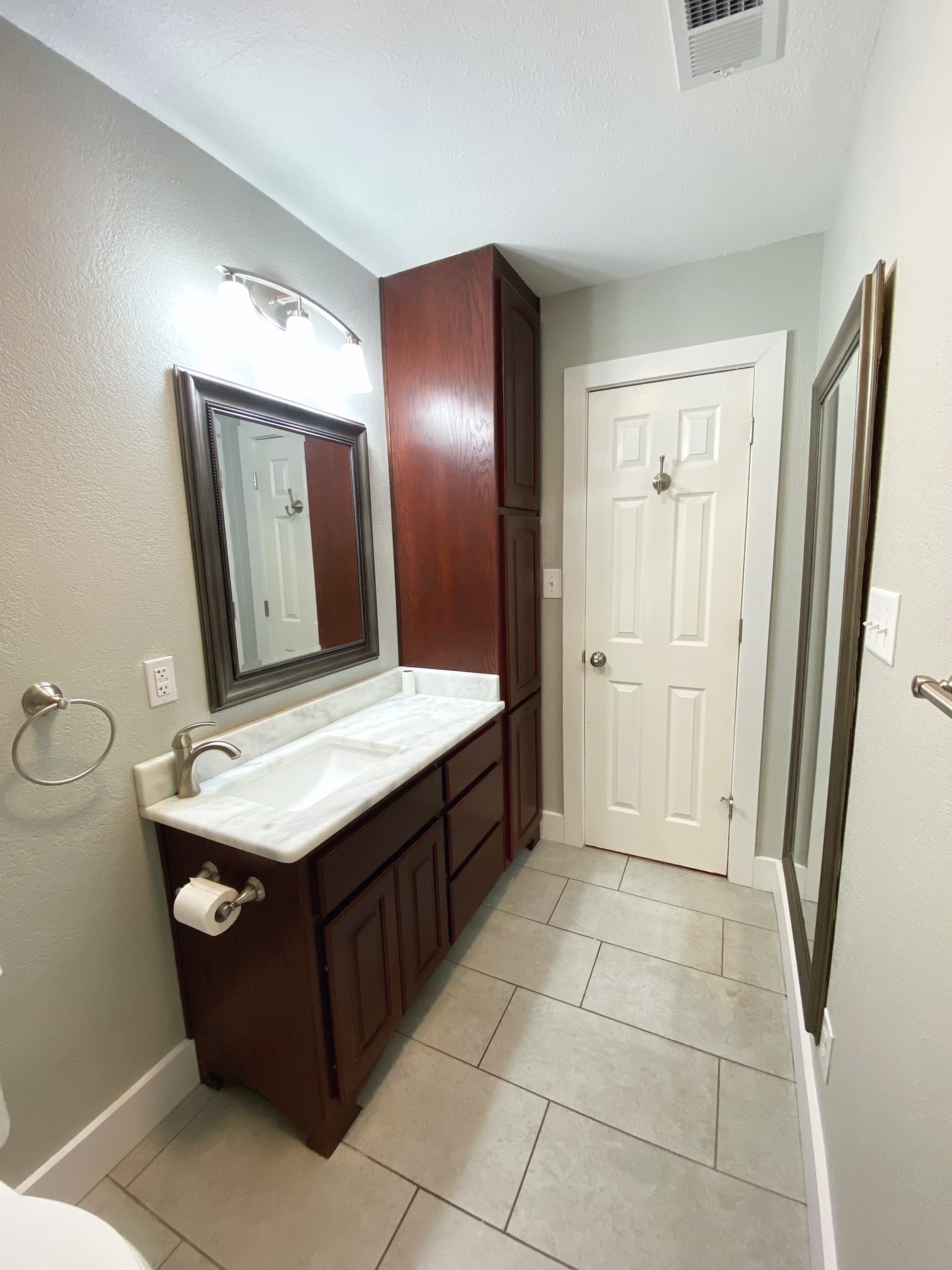 Downstairs bathroom - 13372 FM 2710