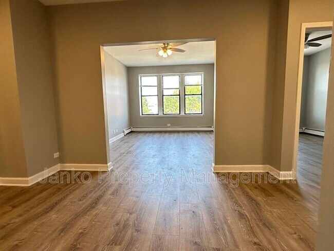 Building Photo - 5657 W Washington Blvd