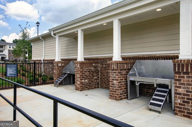 Building Photo - 4270 Phil Niekro Pkwy