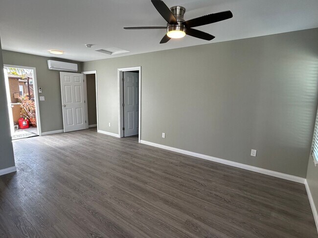 Building Photo - 1 Bed/1 Bath Newly Renovated