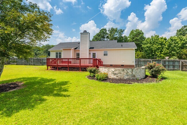 Building Photo - Beautiful Ranch Home with Large Fenced in Yard - Willow Spring - Available July 1st!