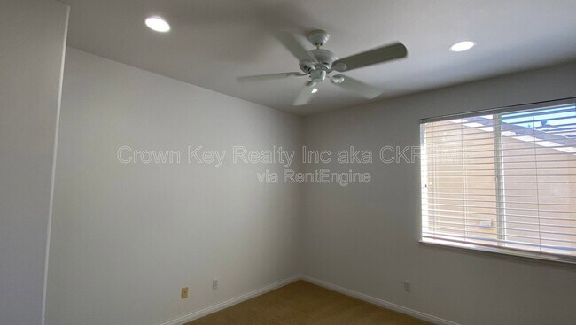 Building Photo - 1030 Eastlake Cir