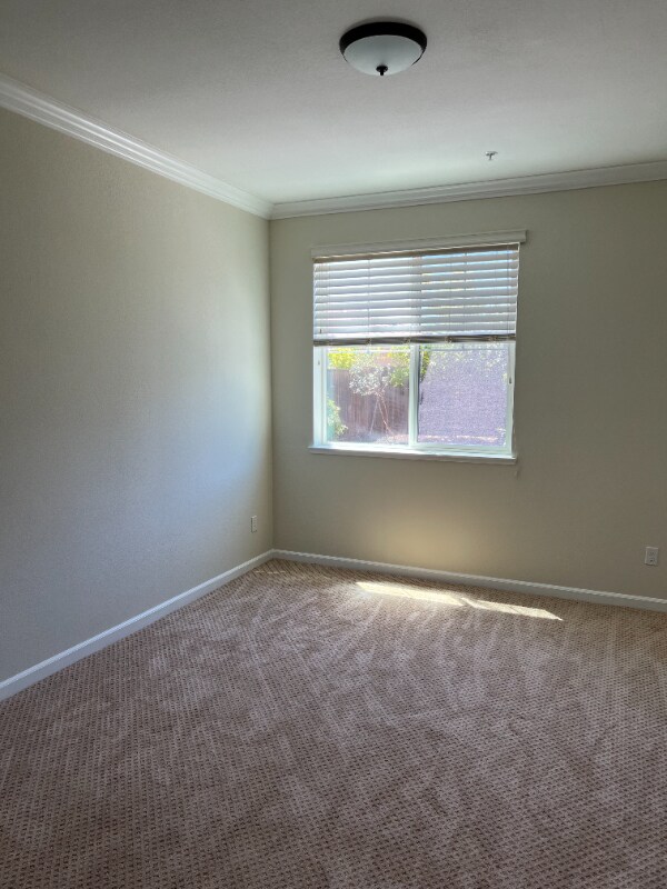 Building Photo - 4 Hidden Glen Dr