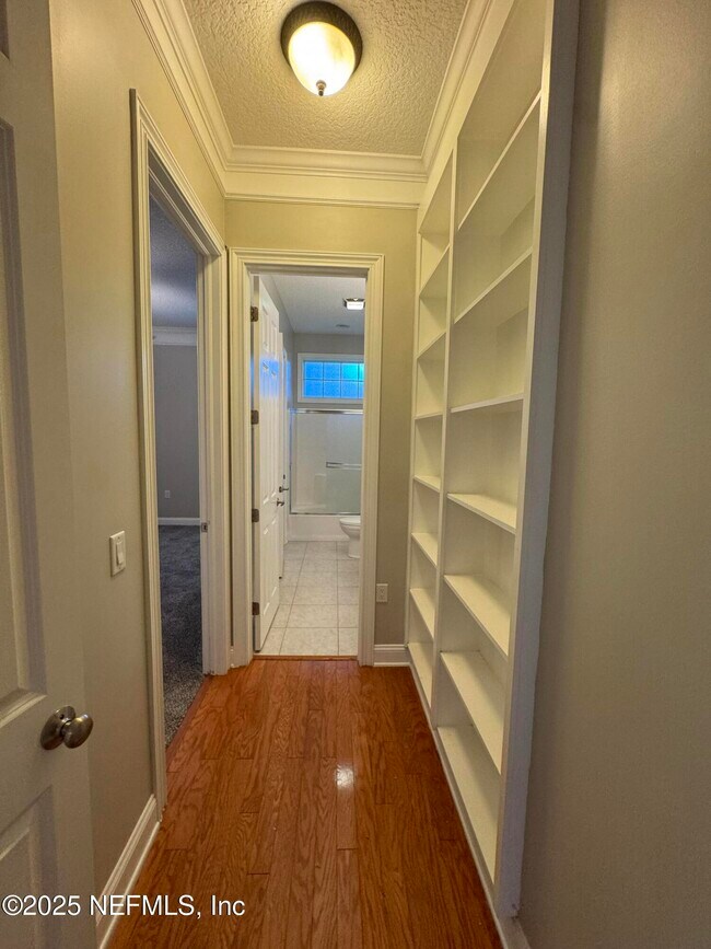 Building Photo - 2580 Heather Oaks Ct