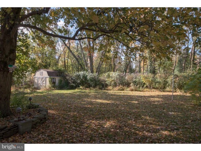 Building Photo - 384 Walnut Ln