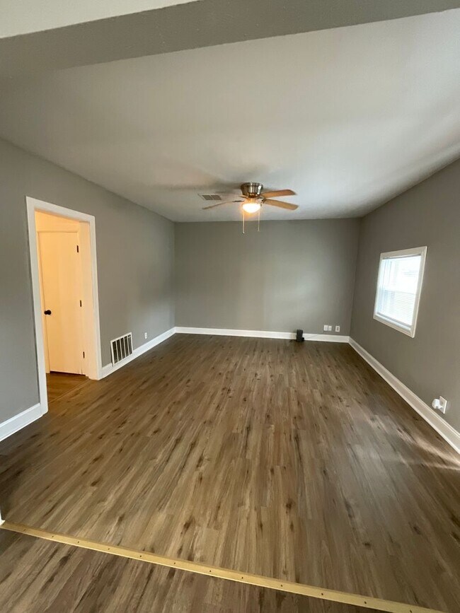 Building Photo - PRE-LEASING!! AVAILABLE JUNE 10TH Very Nice 2 Bedroom 1 Bath House - Recently Remodeled!