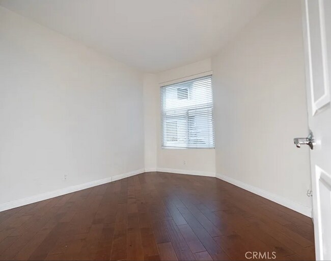 Building Photo - 620 S Gramercy Pl