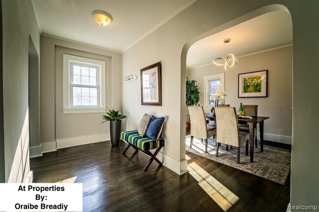 Building Photo - 959 Washtenaw Ave