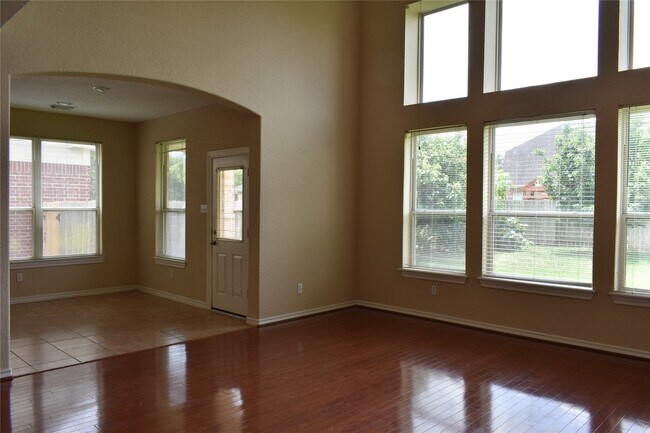 Building Photo - 26307 Meadow Dawn Ln