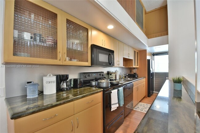 Building Photo - 250 SE Park St