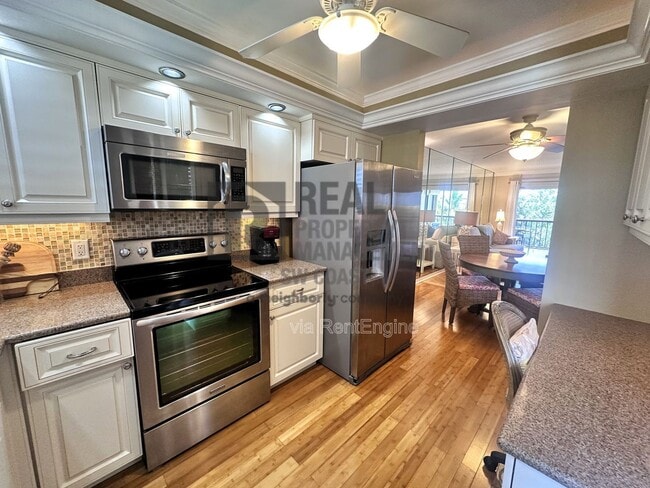 Building Photo - 2121 Collier Ave