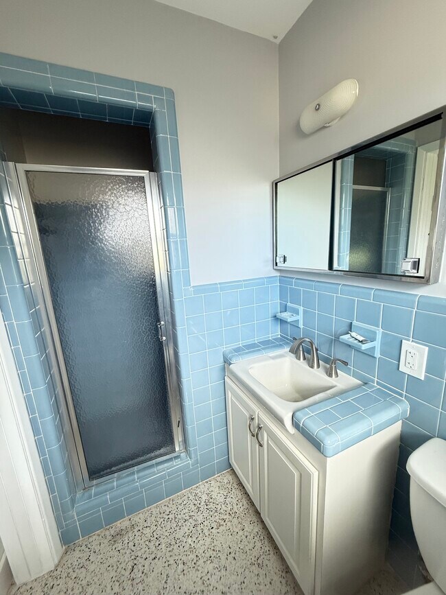 Building Photo - 602 8th St