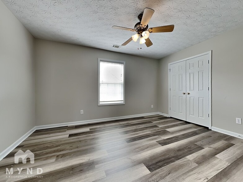 Building Photo - 280 Shadowbrooke Dr