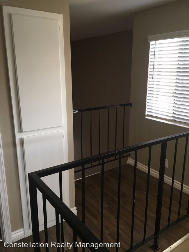 Building Photo - 859-861 Mola Vista Way