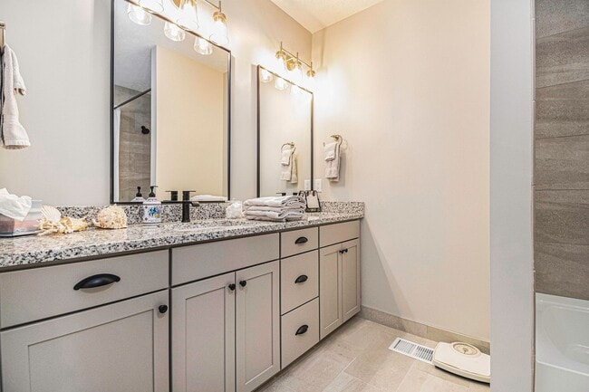 Building Photo - -Live Bold at The Ten – Modern 3BR / 2.5BA...
