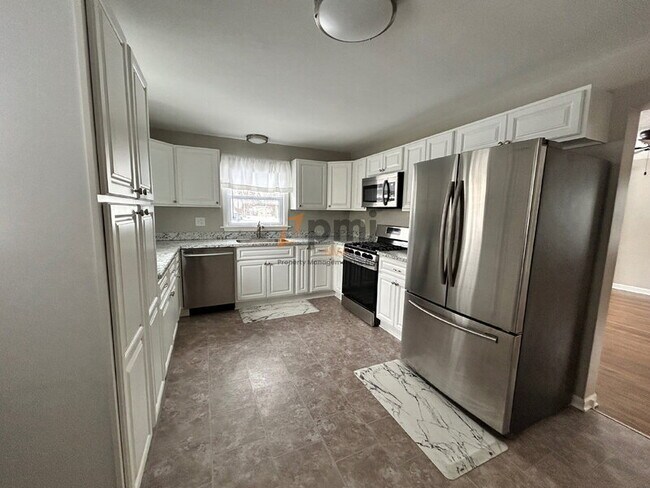 Building Photo - 758 Hope St